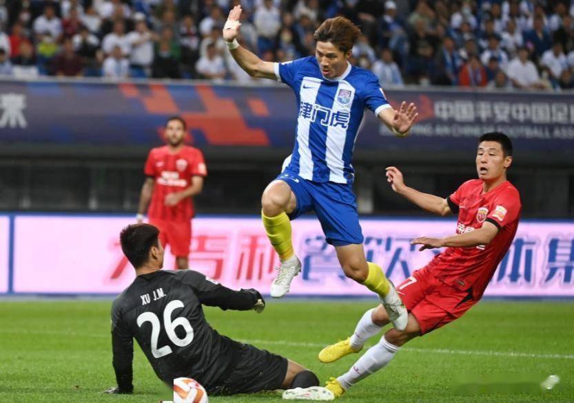 津门虎0-5惨败西甲埃尔切!半场丢5球暴露中超与欧洲差距,吴兴涵加盟也难救后防线危机