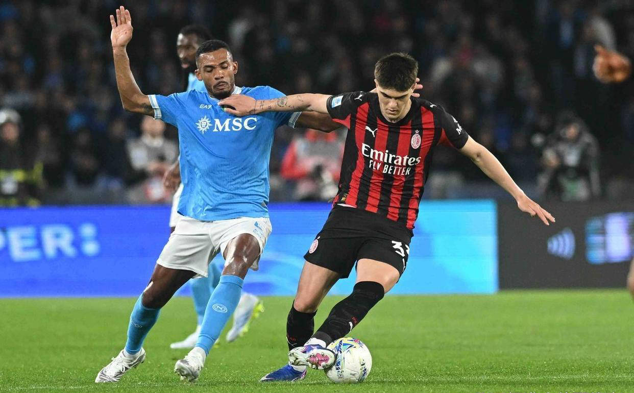 意甲焦点战:AC米兰0-1不敌那不勒斯,巴尔泰吉再次学习防守教训